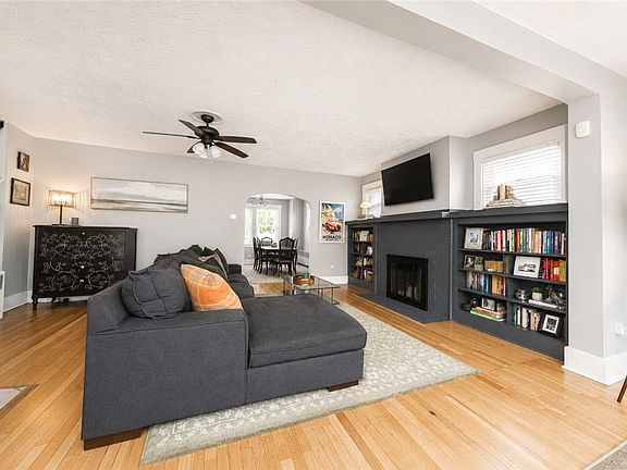 3rd image of 3717 Brighton Rd