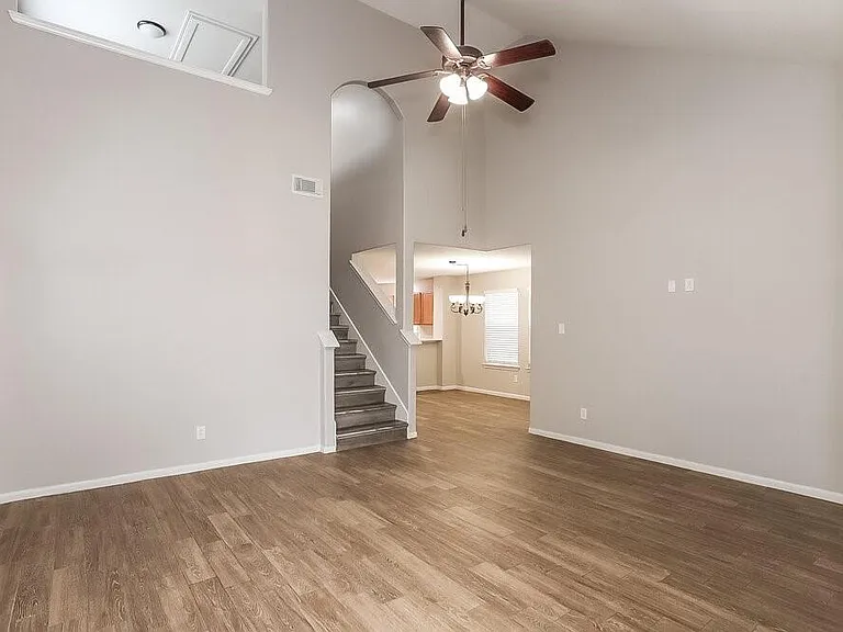10518 Southway Bend Ln — Photo 4