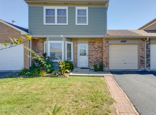 1467 Walnut Cir, Carol Stream, IL 60188