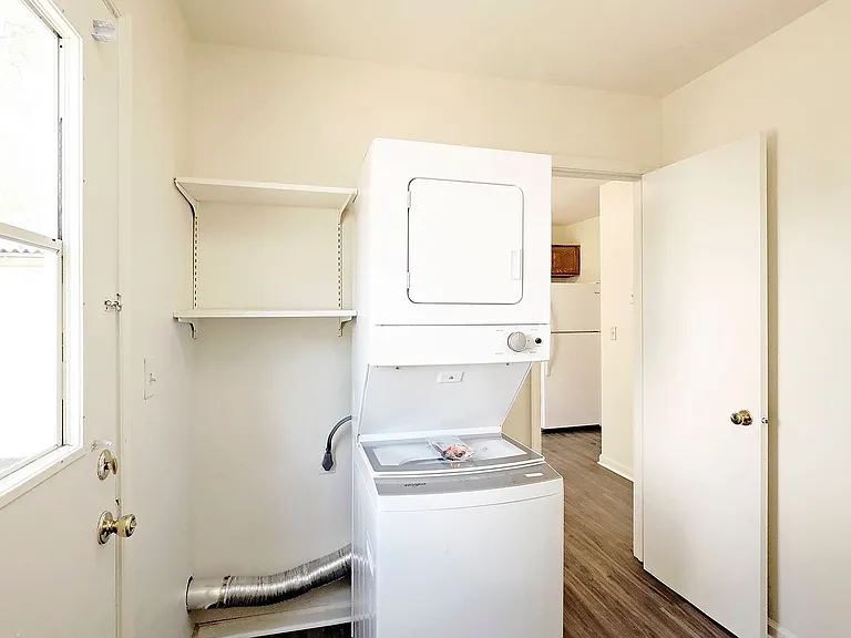 2455 Whitney Ct — Photo 7
