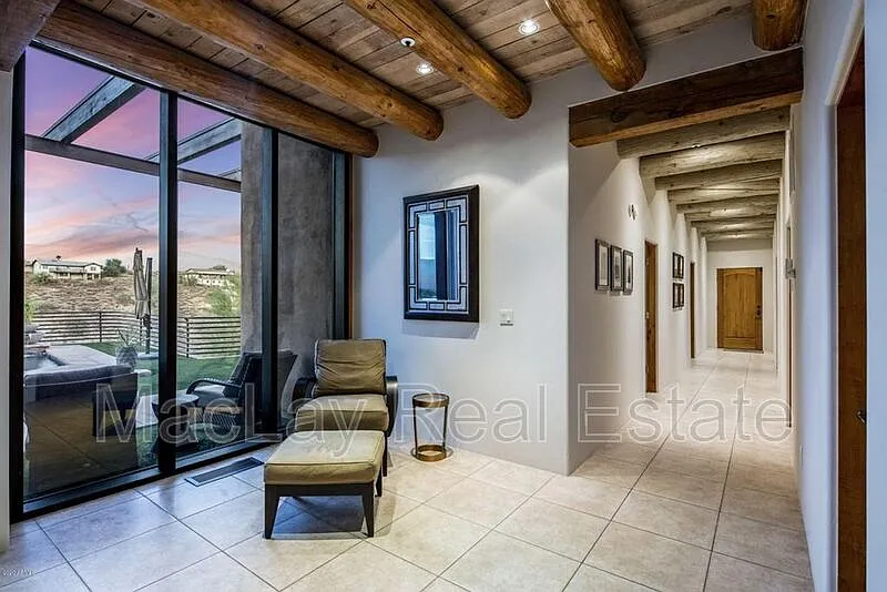 3 bed, 4.5 bath, 3690 sqft, $7,000 — Photo 3