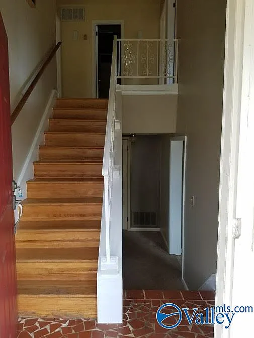 4 bed, 2.5 bath, 1800 sqft, $1,600 — Photo 2