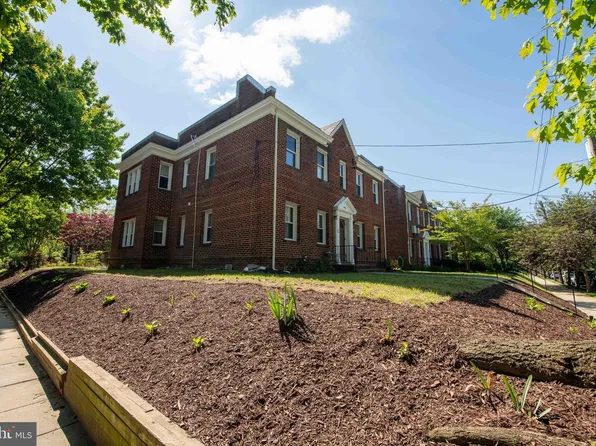2241 40th Pl NW, Washington, DC 20007