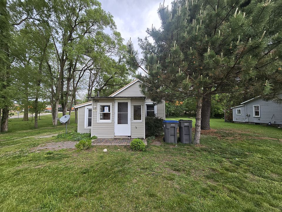 1st image of 905 River Ave #1