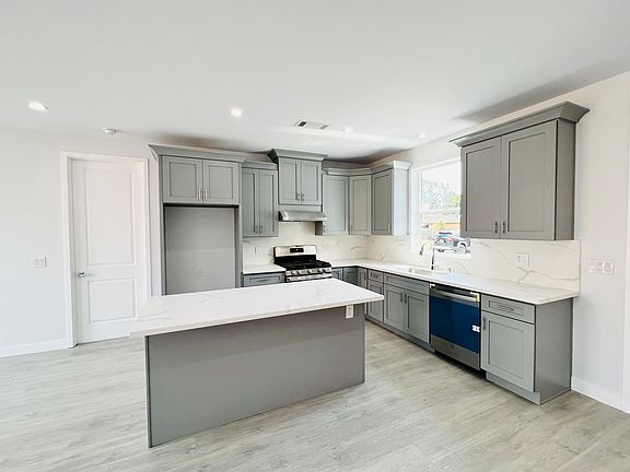 2nd image of 3059 E Big Dalton Ave