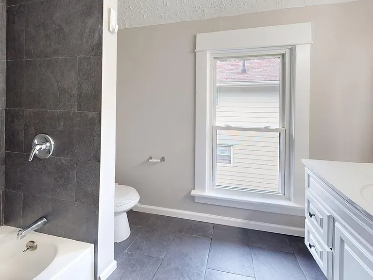 982 Collinwood Ave — Photo 17