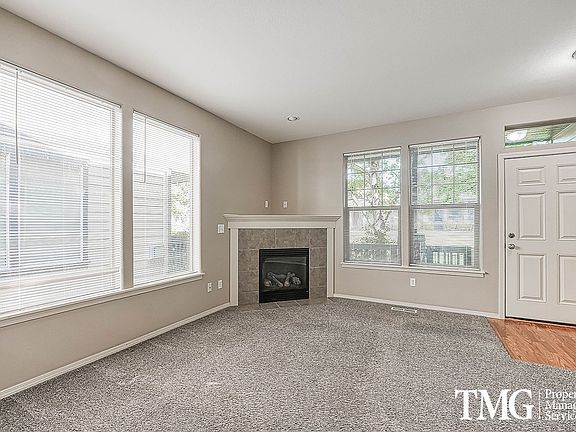 3rd image of 1491 NE Lockheart Ln