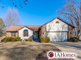 2540 Amber Dr NE, Cedar Rapids, IA 52402