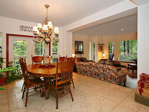 5th image of 4918 Bridletree Dr NW