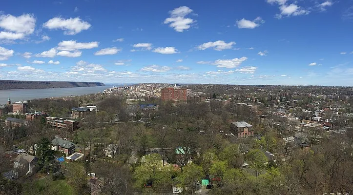 Sold by Mont Sky Real Estate | media 22