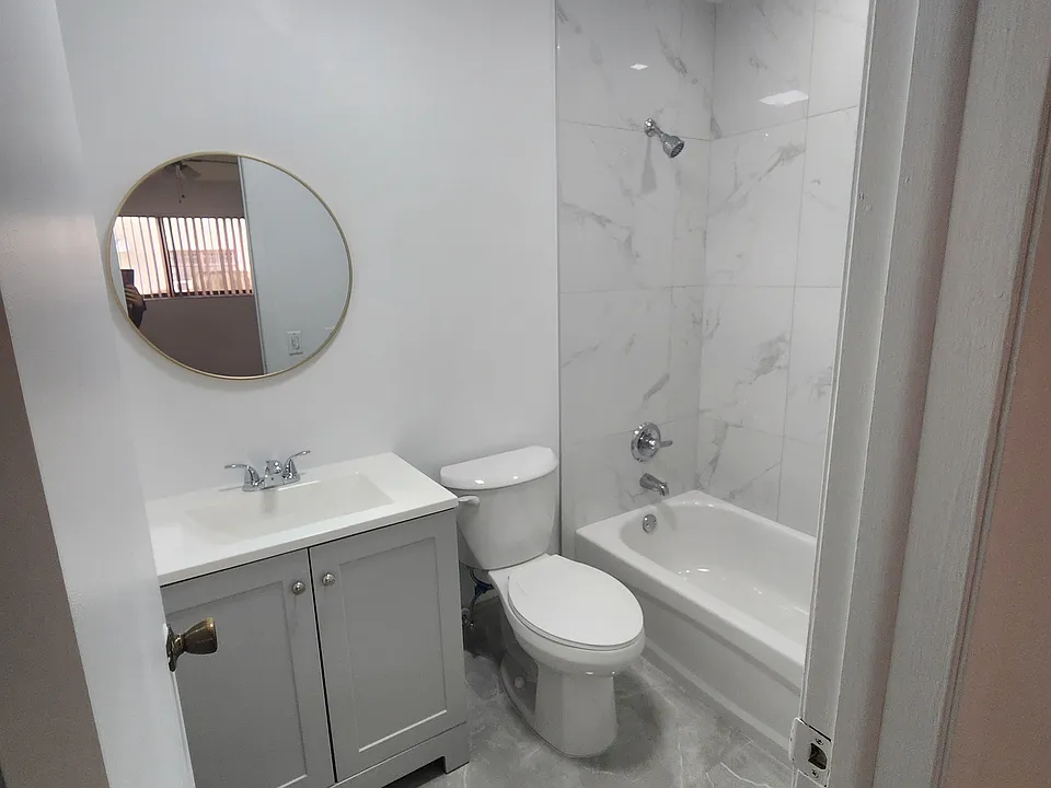 1461 W 42nd St #106-3