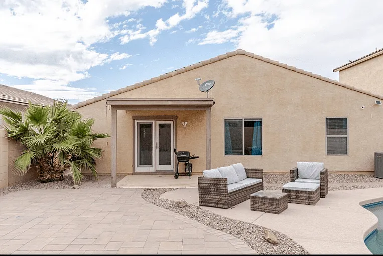 3 bed, $5,200 — Photo 3