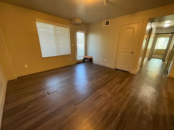 180 E 125 N #4 — Photo 4