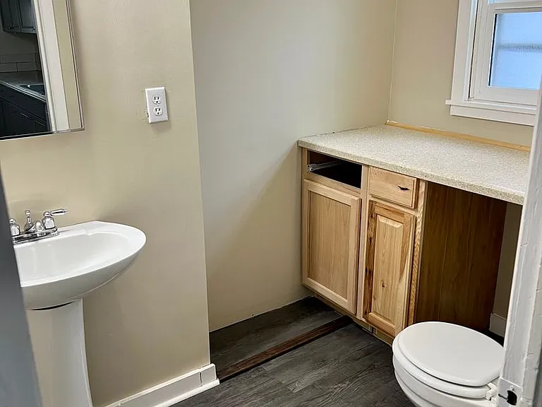 230 N Walnut St — Photo 10
