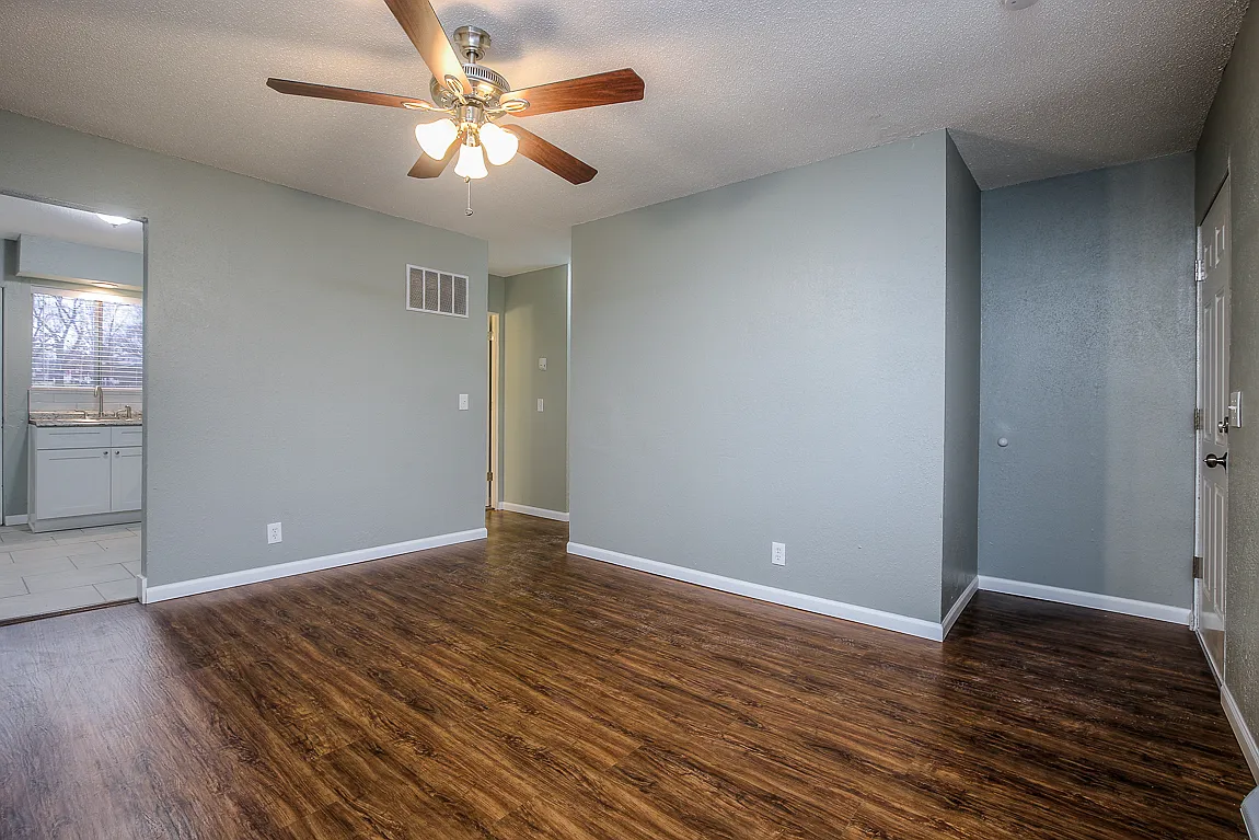 510 NE Corder St - B — Photo 3