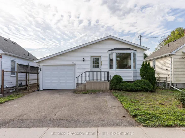 6474 Taylor St, Niagara Falls, ON L2G 2G1