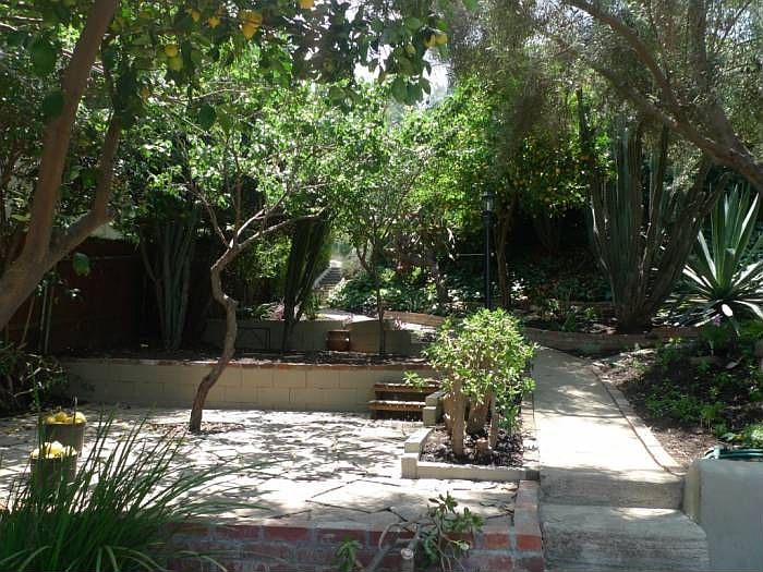 2nd image of 3119 Isabel Dr