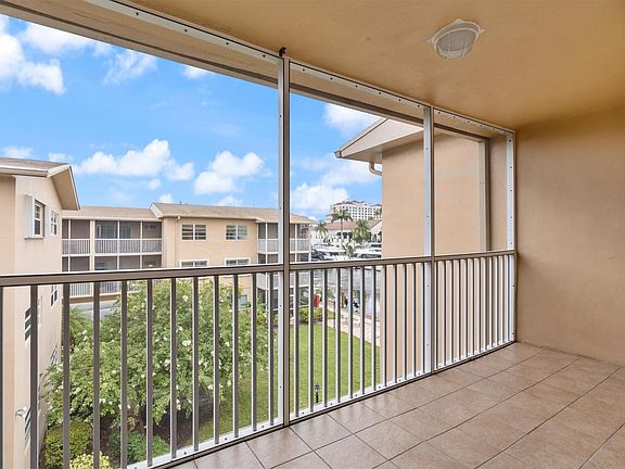 2nd image of 1510 SE 15th Street #309