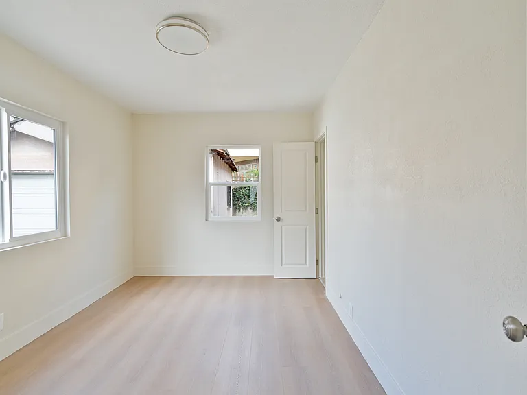 2214 1/2 N Thomas St — Photo 7