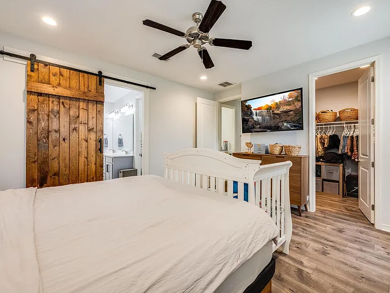 130 Creve Core Dr — Photo 23