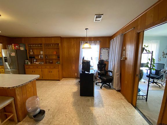 5th image of 1118 Palestine St