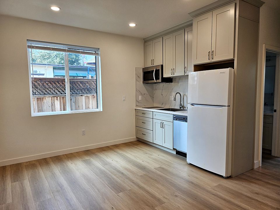 1st image of 798A Barron Ave #A