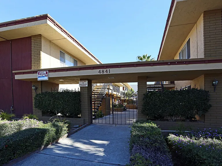 4841 Jessie Ave — Photo 3