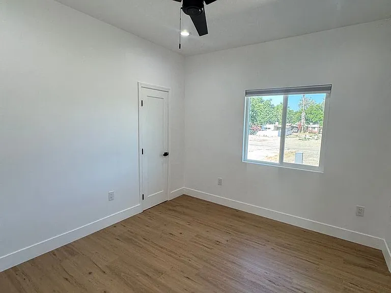 240 White Rd — Photo 20