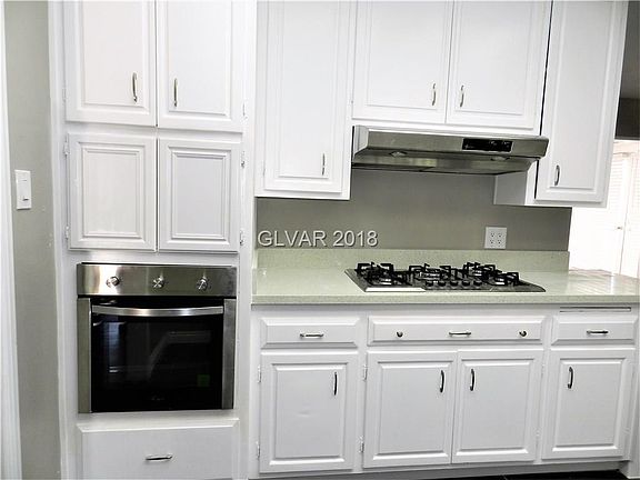 2nd image of 3086 Congress Ave