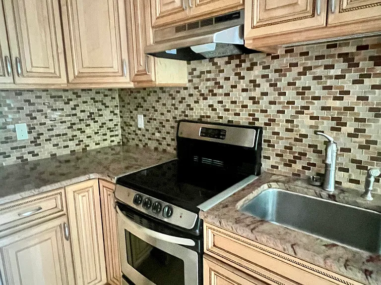 716 Washington St #2 — Photo 12