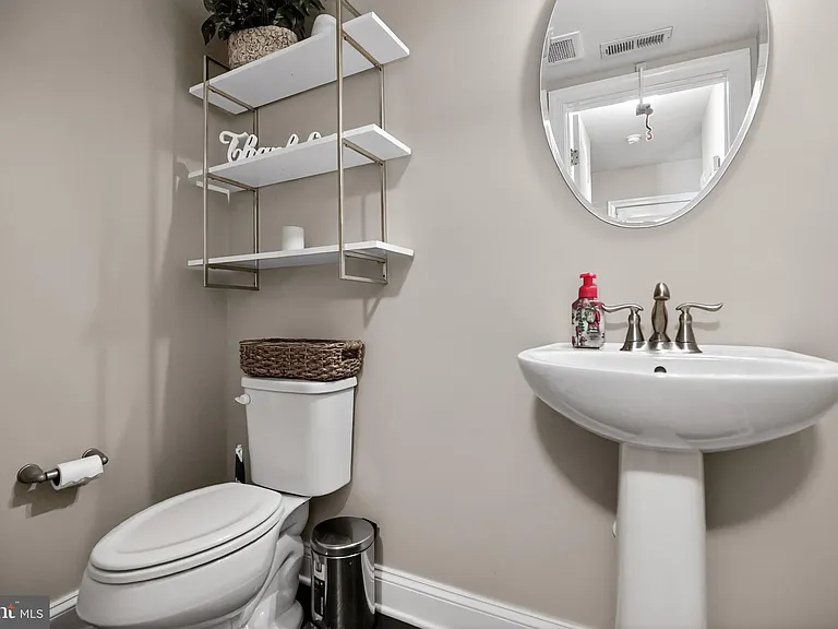 101 Isabelle Ct — Photo 26