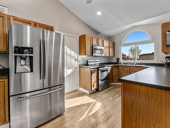 4th image of 718 W 2530th St N