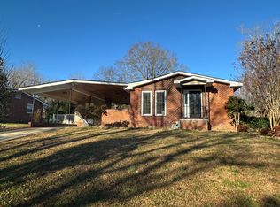 912 Beverly Dr, Raleigh, NC 27610