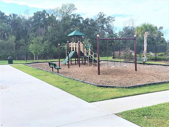 4th image of 732 Chatham Walk Dr