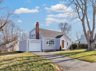6 Catherine Ct, Milford, CT 06460
