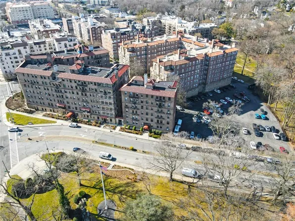 14 N Chatsworth Avenue #1J, Larchmont, NY 10538