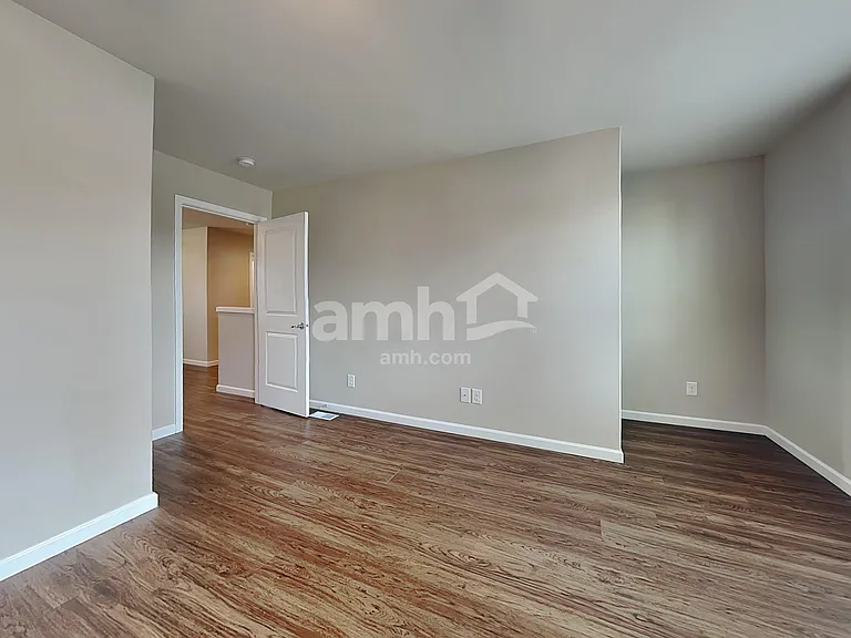 945 Riggs Dr E — Photo 11