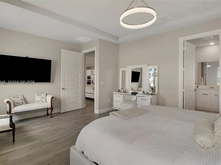 6489 NW Cloverdale Ave — Photo 18