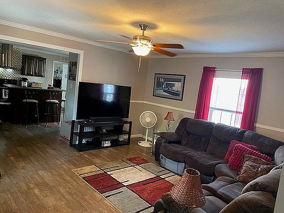 4th image of 106 Castle Dr