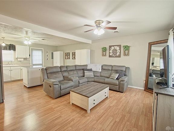 4th image of 52 Rowland Dr