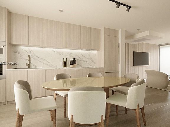 2nd image of 250 Collins Ave #303