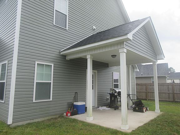 3rd image of 105 Peakwood Ct