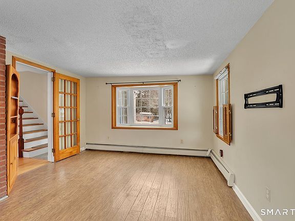 4th image of 281 Hills Street