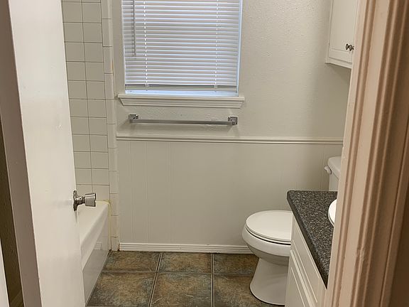 5th image of 701 Spruce Dr