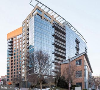 2001 15th St N APT 301, Arlington, VA, 22201