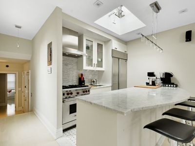 23 E 81st St APT 10, New York, NY, 10028