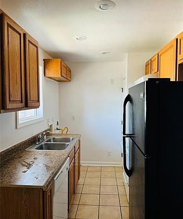 5th image of 4117 Paris Ave