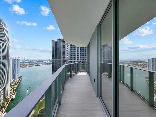 77 SE 5th St, Miami, FL