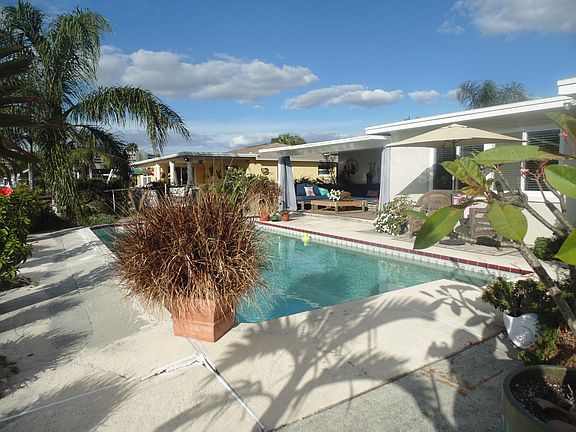 5th image of 13525 Stacey Dr