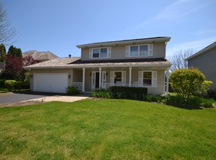 447 Iron Horse Ct, Grayslake, IL 60030